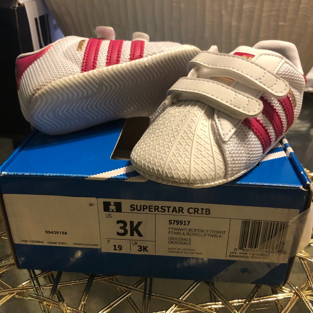 infant crib sneakers White/ Pink fairly new